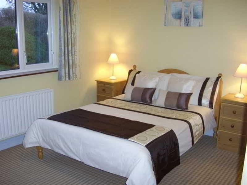 Pk Lodge Bed And Breakfast Skibbereen Exterior photo